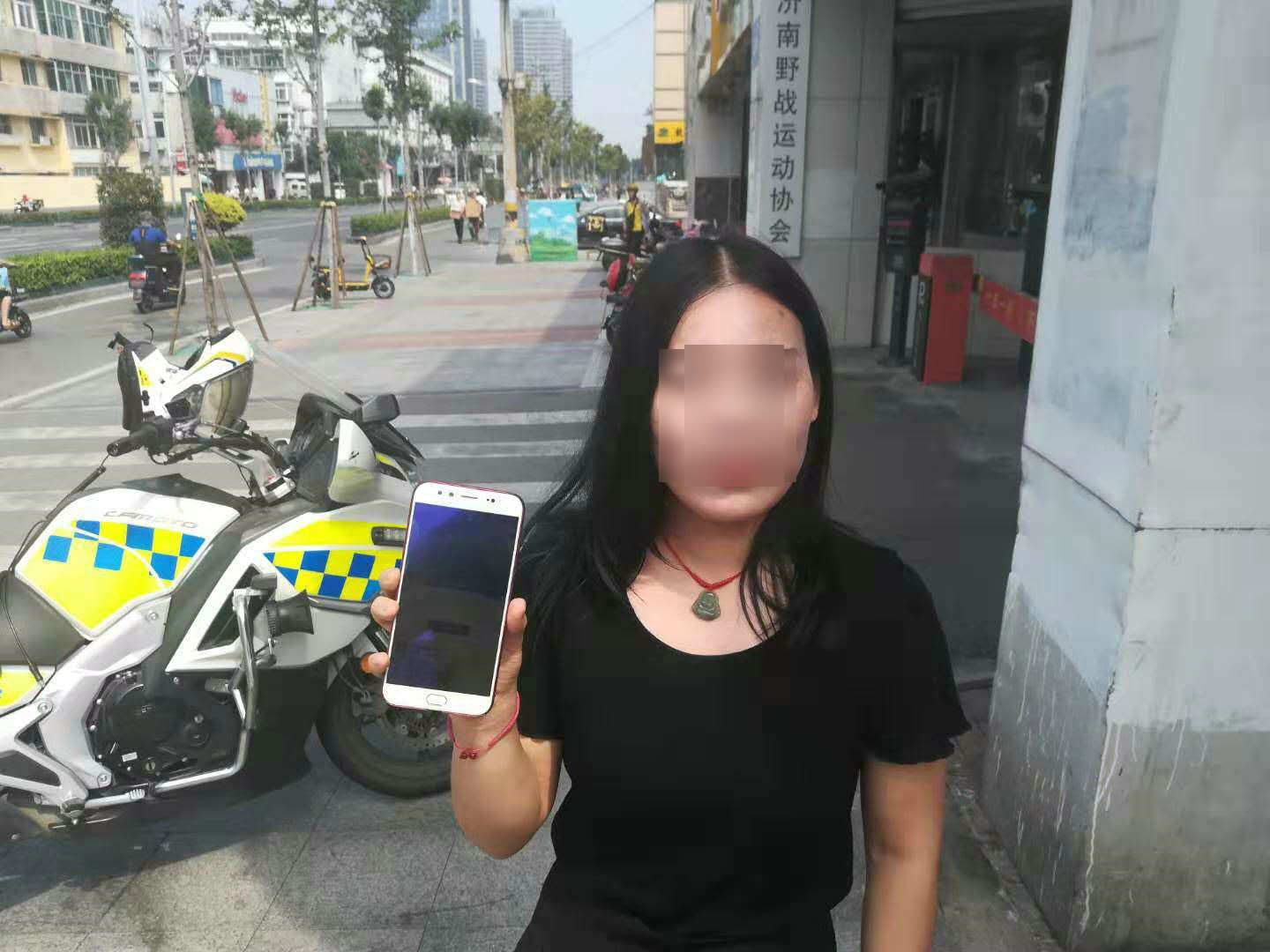 济南闯红灯违章多长时间处理,济南闯左转红灯怎么处罚