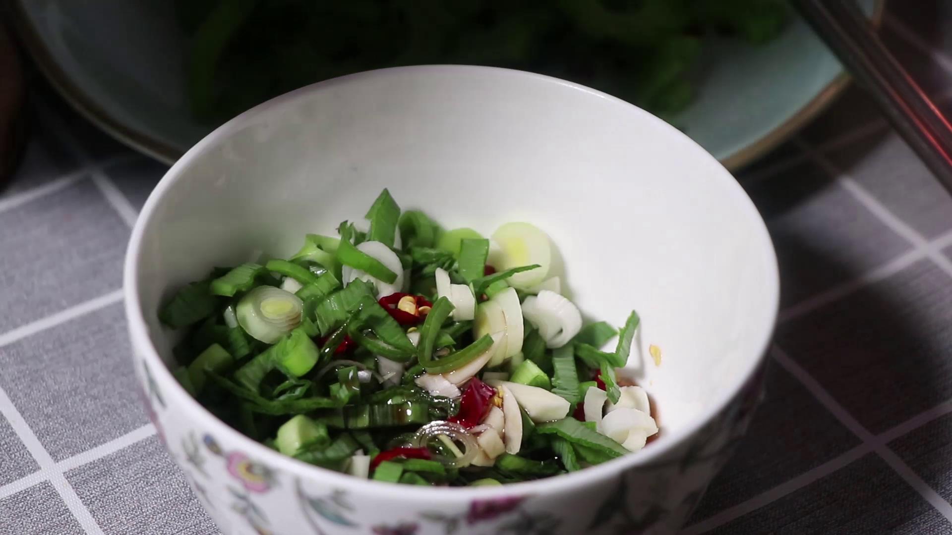 凉拌苦瓜怎样做才不苦好吃,凉拌苦瓜怎么做才不苦又好吃