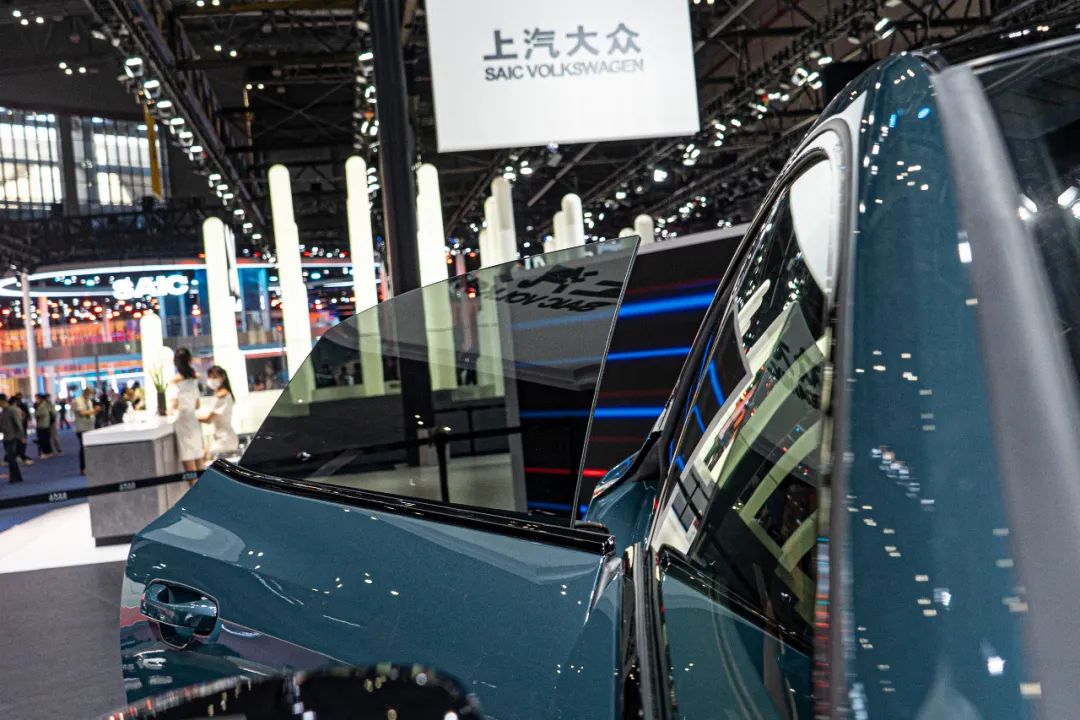 当优雅遇上潮流,当优雅碰上运动西装暴徒不再是梦