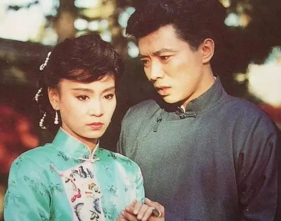 刘雪华一生的感情经历,刘雪华剧中结了多少婚