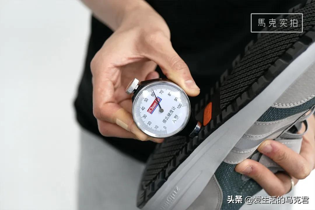 公认脚感好的登山鞋,爬六峰山