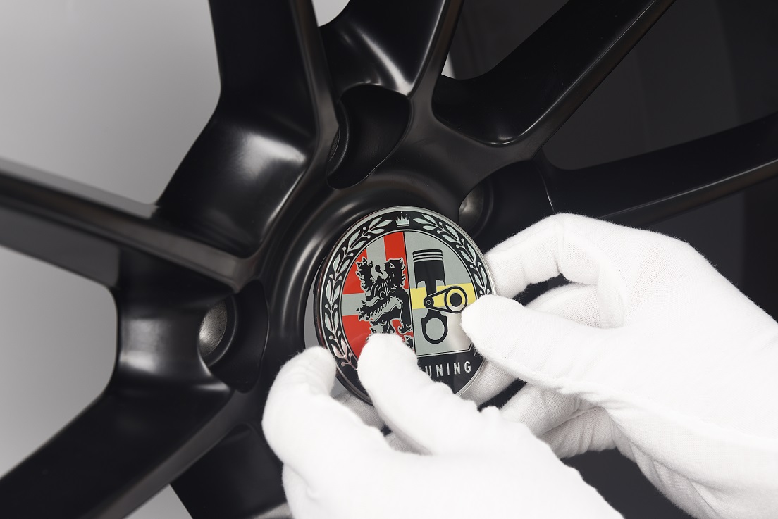 「产品发布」“极致工匠”O.CT发布保时捷718/911赛道版锻造轮毂