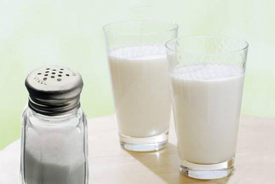 鼻子黑头特别多特别大怎么办,鼻子有黑头怎么办最有效的方法