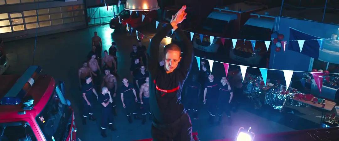 全裸出镜?*伦乱**产子?全程马赛克才能播的戛纳金棕榈