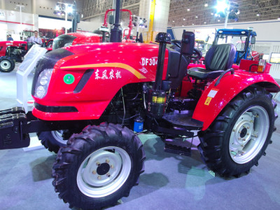 新疆农机东风牌拖拉机的报价,新疆东风504拖拉机价格报价