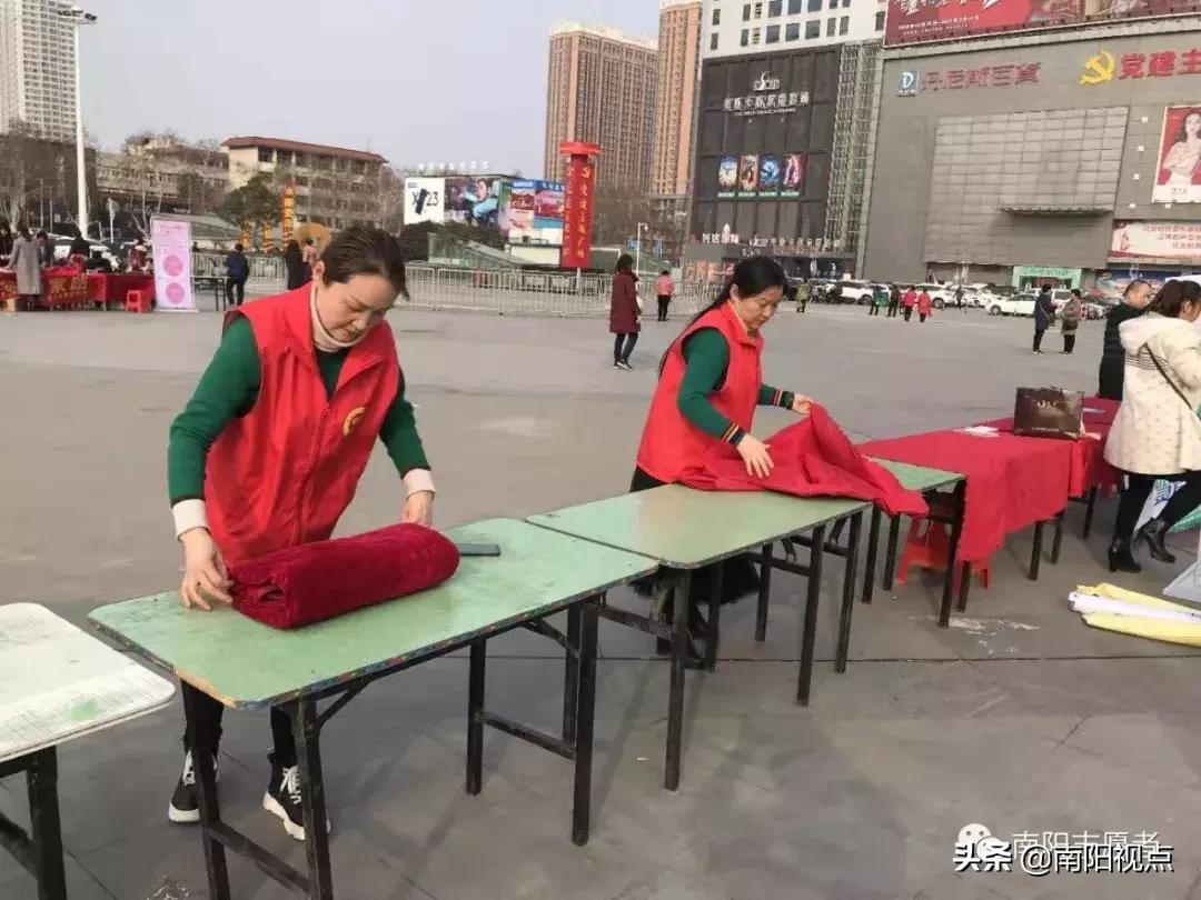 南阳市举办纪念毛*东泽**“向雷锋同志学习”题词发表56年公益活动