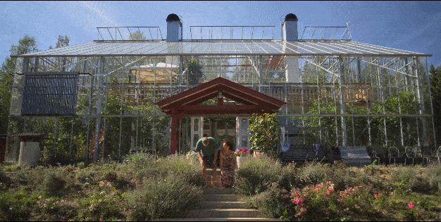 耗费十余年打造透明“自然屋”，瑞典爸爸终与自闭症儿子和解