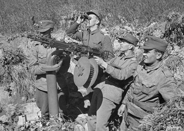 世界上最猛的机枪是什么,疯狂的机枪视频