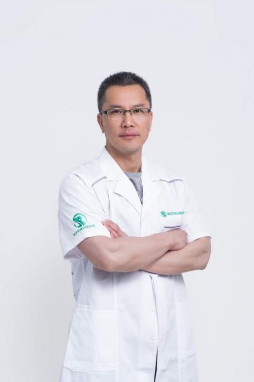 铸就“不平凡”,瑞派宠物医生的“人宠情”