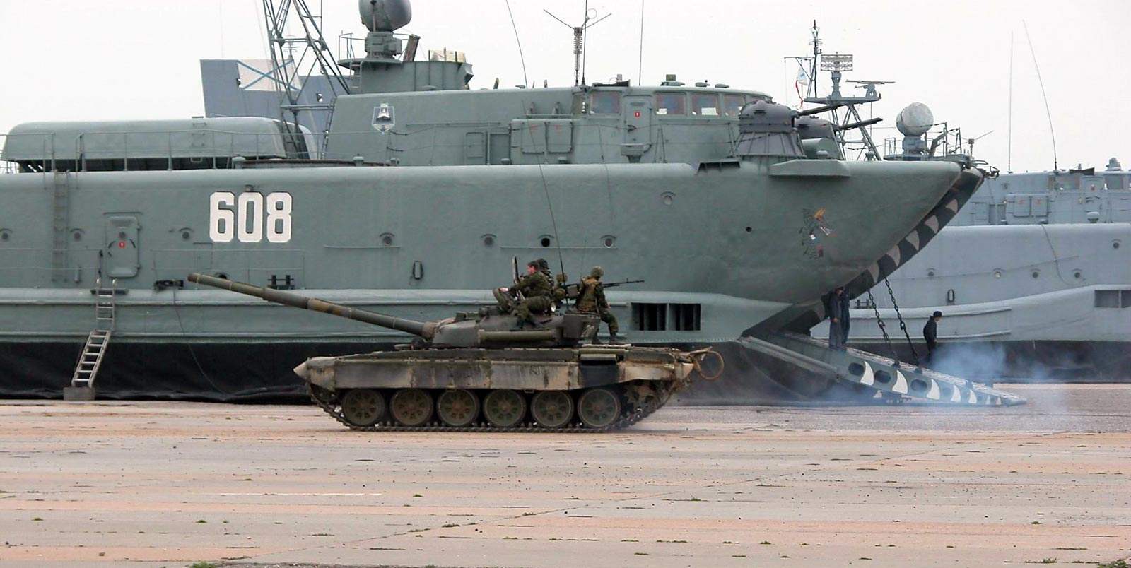 野牛登陆艇,野牛级登陆艇视频