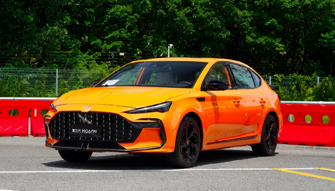 激进前卫全新mg6pro预告图发布,运动轿跑第三代mg6pro上市