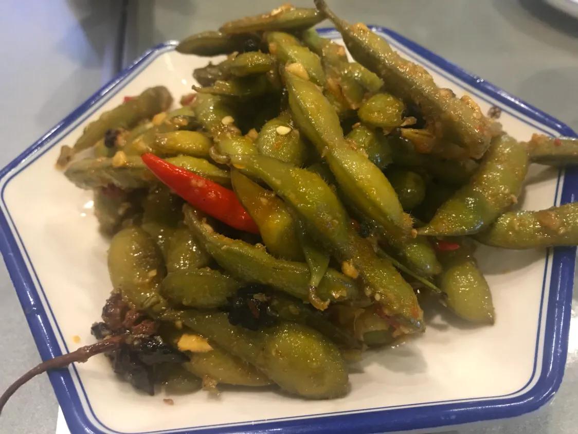 深圳这家*疆新**羊肉专卖店，羊肉串、羊心、羊腰子，甚至还有“羊枪