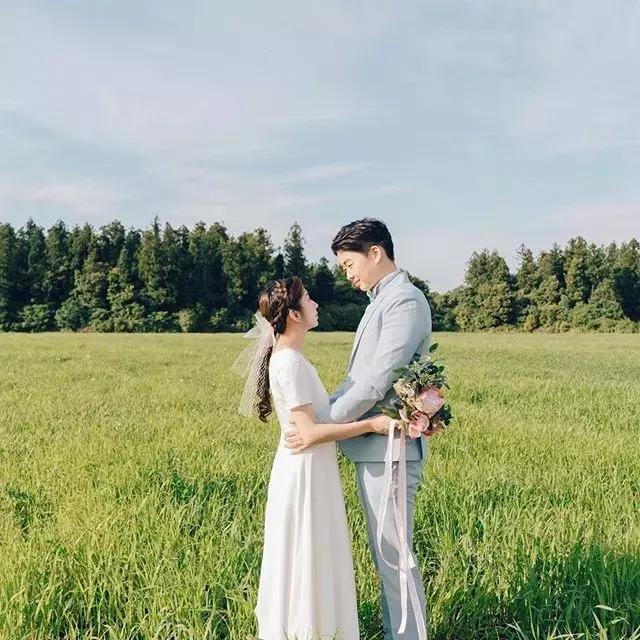 不拘泥形式的婚纱照,婚纱照小众风格这样拍也好看