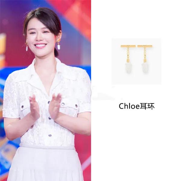 为什么女孩喜欢戴毛衣链,现在女孩子都流行戴什么项链