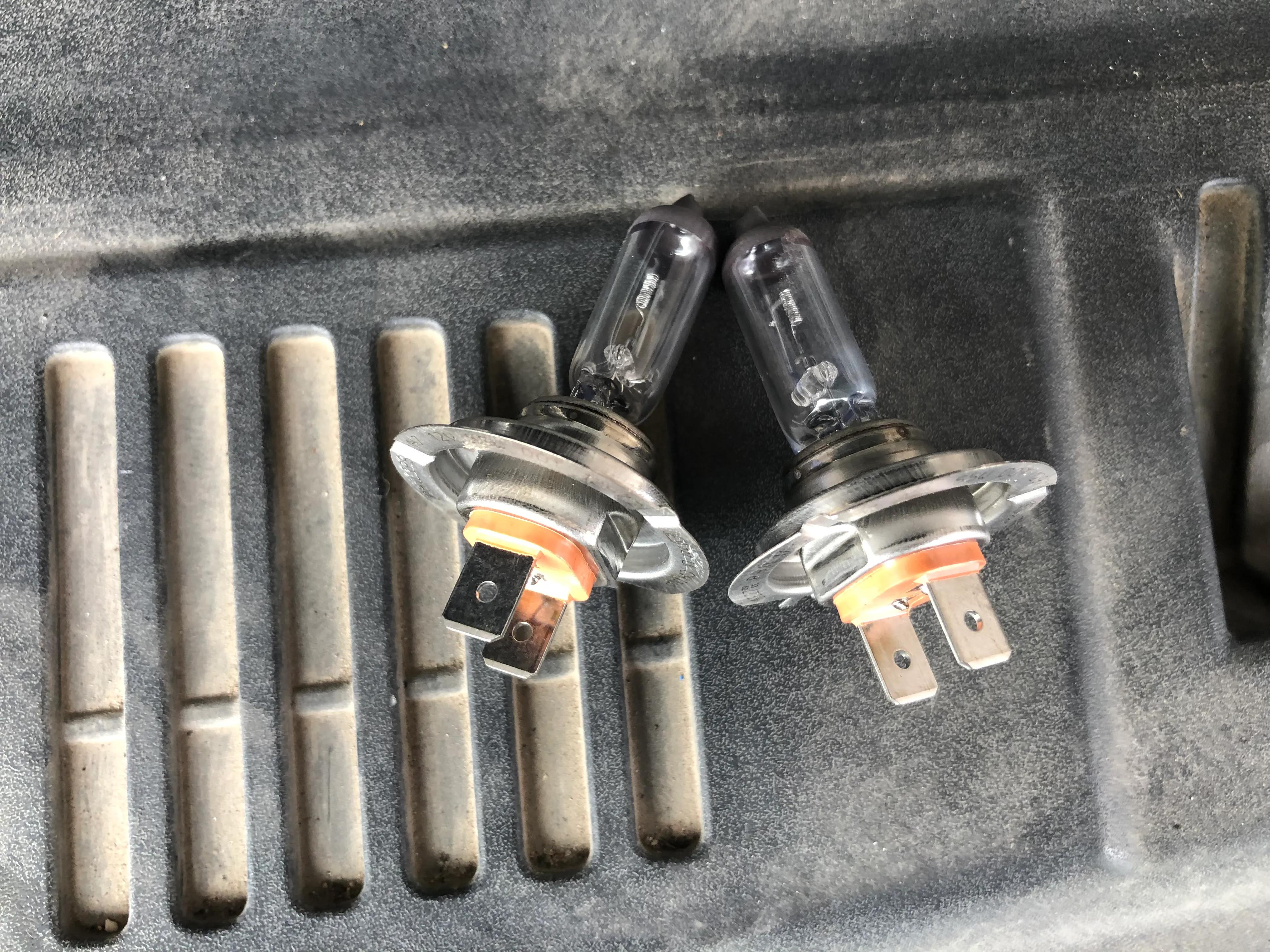 16款cs75近光灯怎么调高度,cs75近光灯换led灯教程