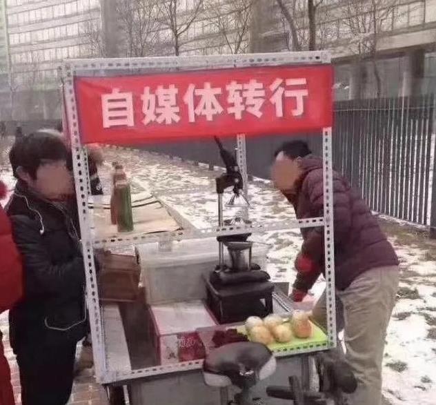 戴口罩脸颊泛红长痘,敏感皮肤戴口罩长了很多痘