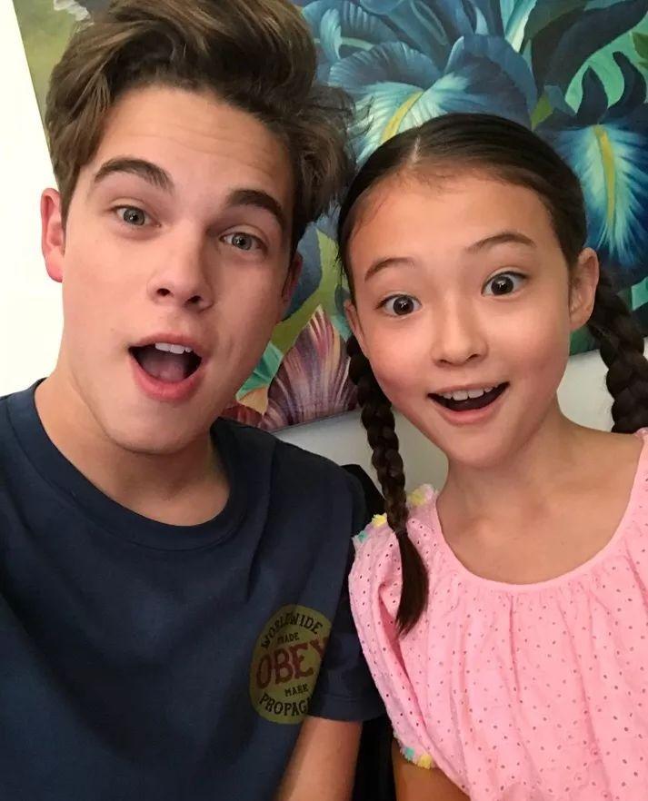 blackpink领奖看ellagross跳舞,blackpink小师妹唱歌