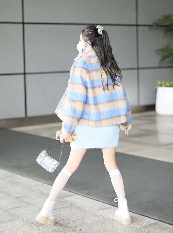 吴宣仪渔网袜穿搭,吴宣仪黑色丝袜日常搭配