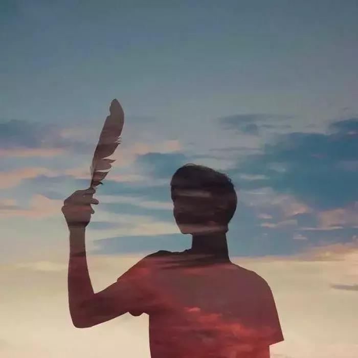 推荐一些超好看的头像包括自己的,超好看的10种头像