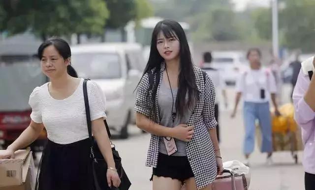 铁路专业铁饭碗,十大热门专业好就业待遇好