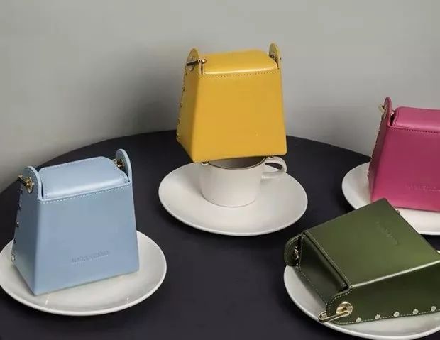 淘宝上的“美院系”：有人年销2000万，并且还是“艺术家”