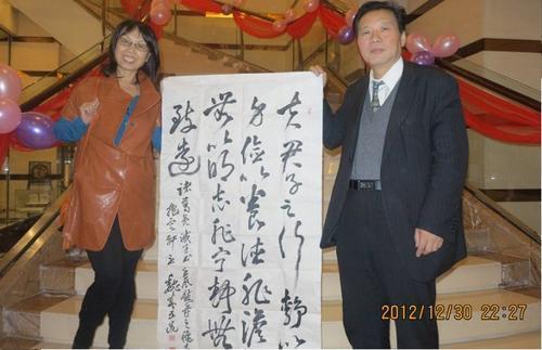 老公给她2000万“零花钱”随便花，而她3年开了6家公司，身价百亿