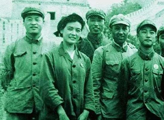 杨雅琴苦菜花图片,杨雅琴悲剧人生