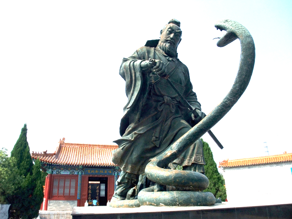 蟒蛇吞蛇被撑死,蟒蛇被眼镜蛇吞