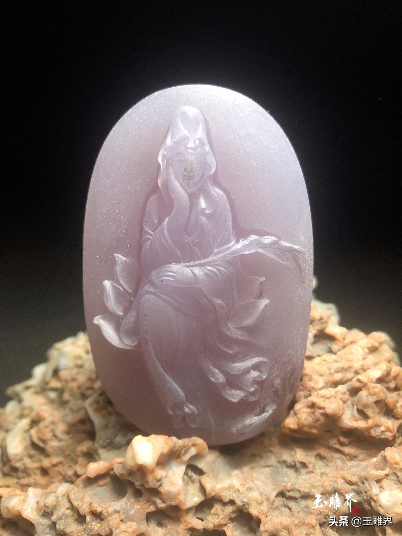 罕见绝美雪景玉雕,和田玉精美观音