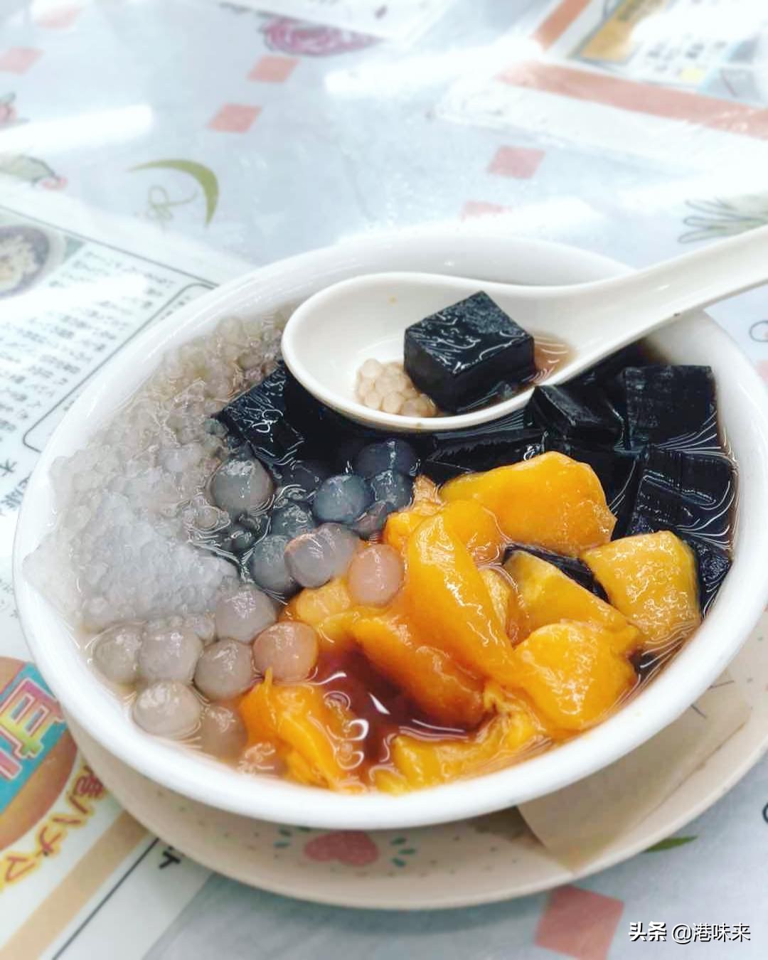 潮州佬香港打拼,传承狮子山精神变身糖水大王,蔡澜和发哥都捧场