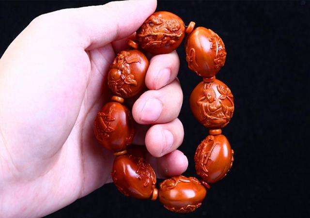 为啥有人喜欢盘手串,为什么有的人喜欢盘檀香手串