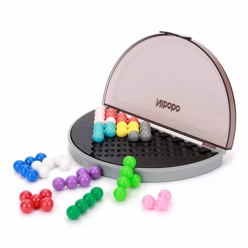 沉迷于游戏的孩子和学霸对比,学霸和学渣玩儿游戏