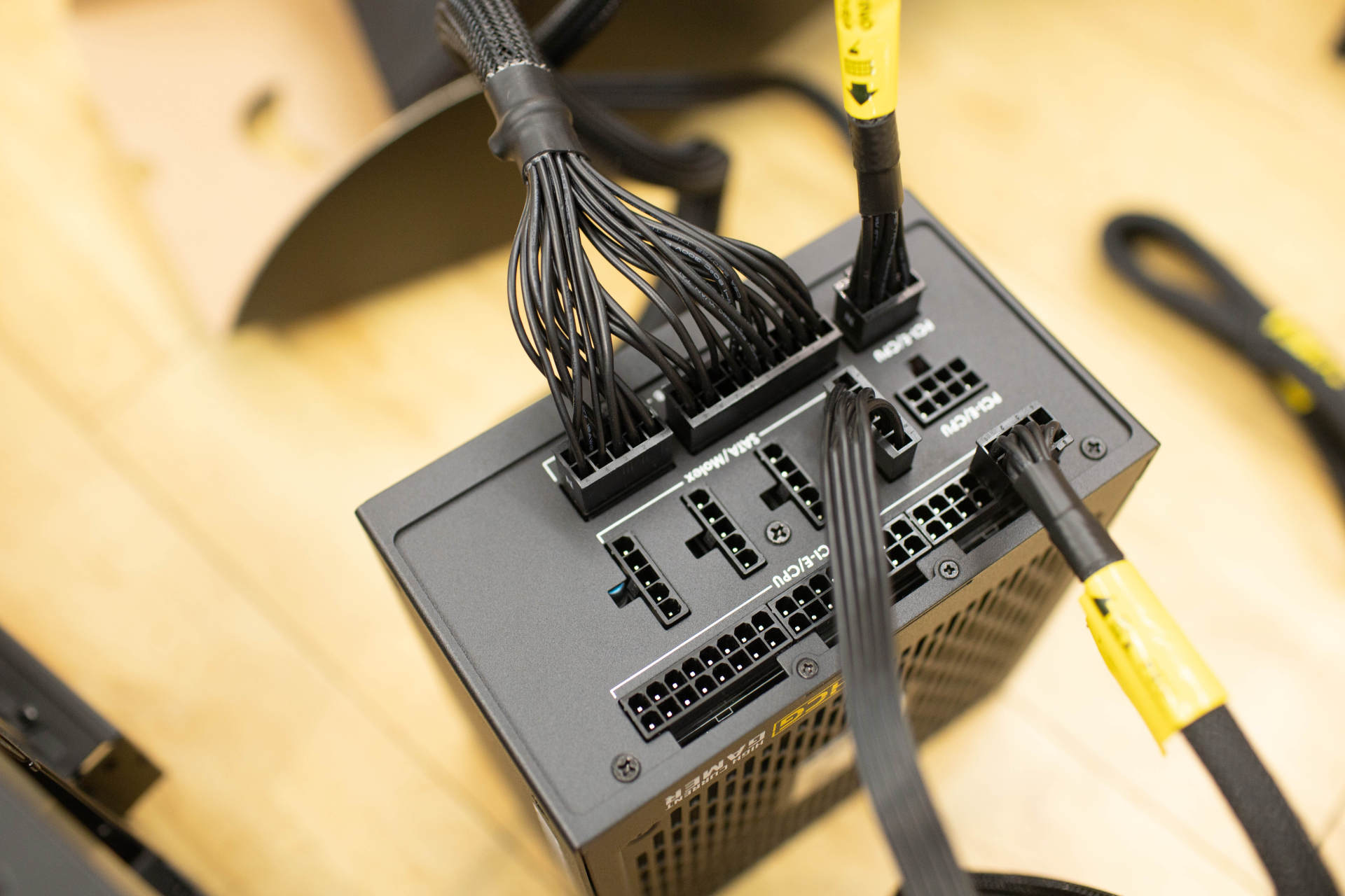 微星氪金枪二代可以装风冷吗,微星氪金枪机箱前面可以拆吗