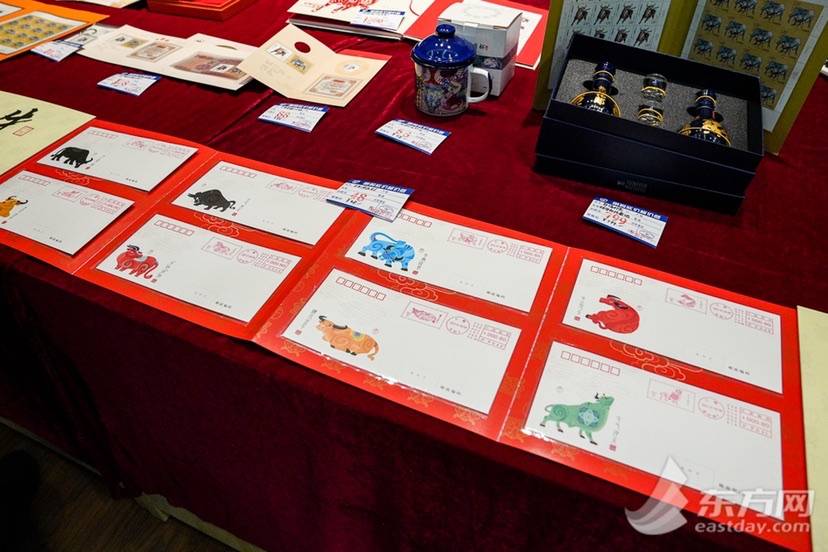 方寸之间展牛气86岁老邮迷准备圆了自己多年的梦