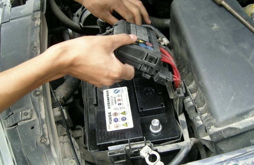 汽车启动电瓶亏电怎么解决,导致汽车电瓶亏电启动不了的原因