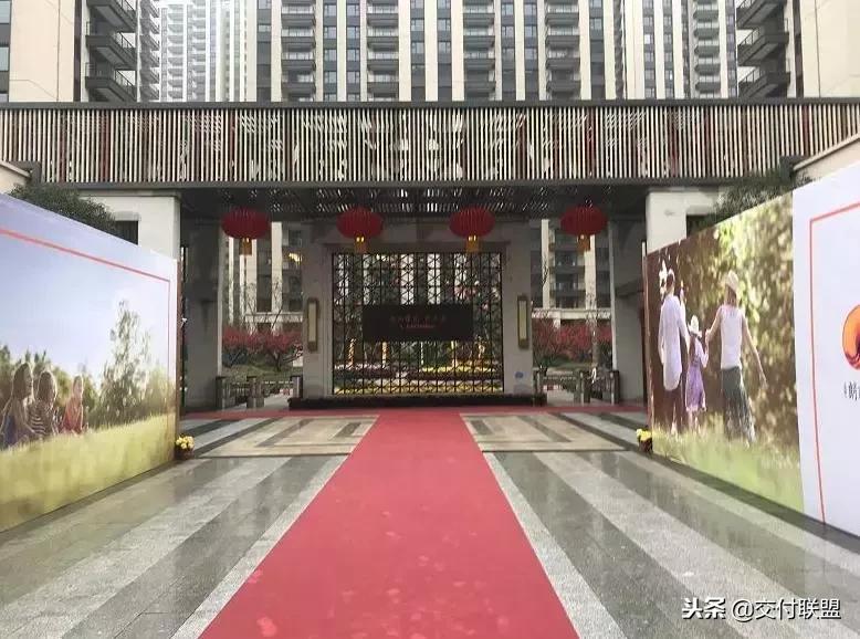 各楼盘送的入户的大门质量,小区大门排行