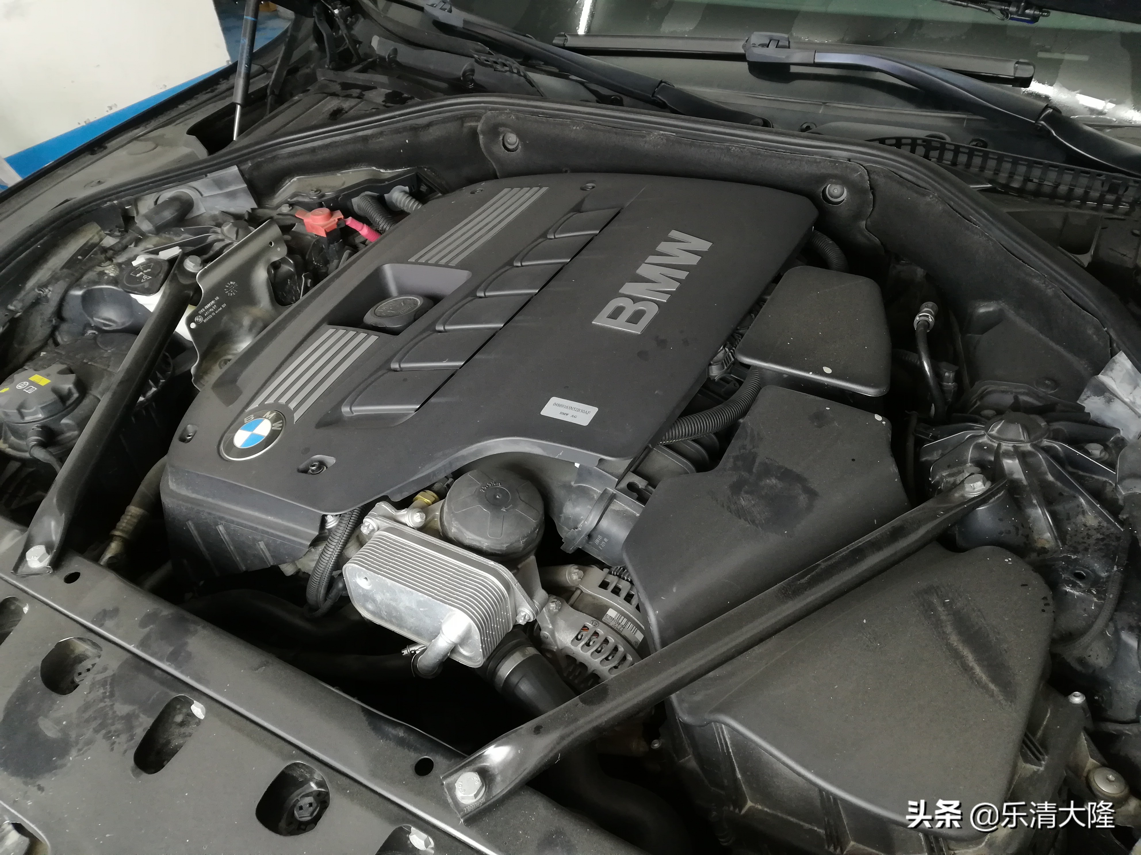 广州宝马7系内饰清洗,宝马7系发动机舱清洗