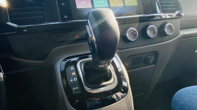 新世代全顺pro短轴低顶试驾,售16.38万起新世代全顺pro试驾