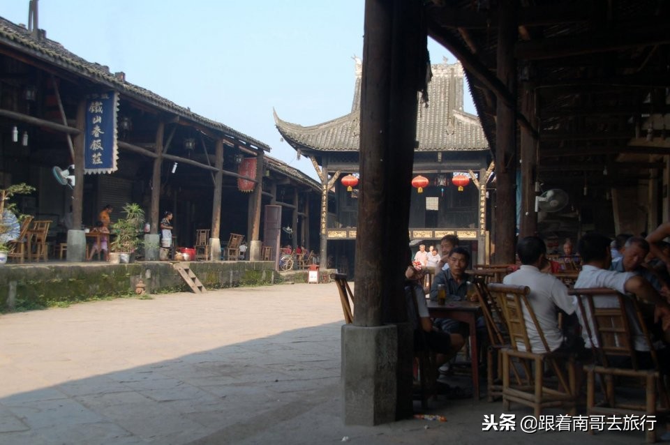 诺亚方舟古镇全景,诺亚方舟古镇