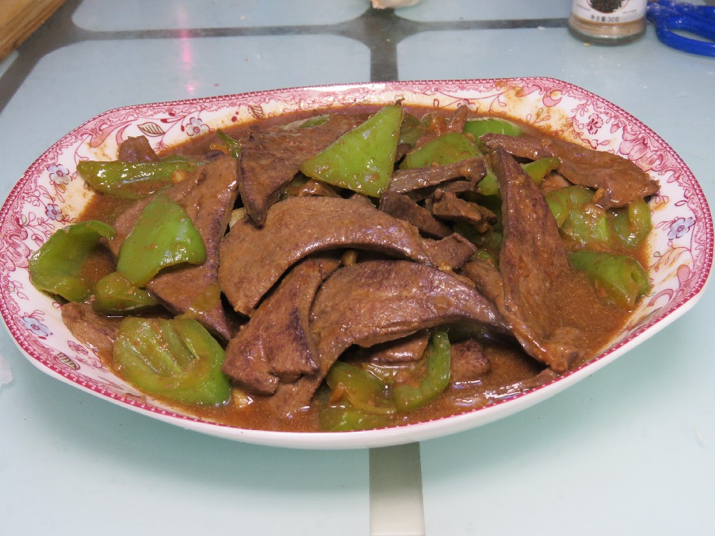 青椒猪肝要加酱油吗,青椒猪肝要不要过一下水