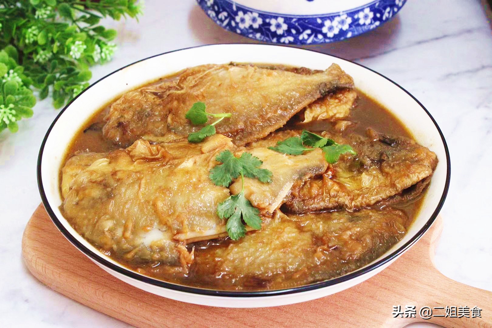 炖鱼喜欢什么料酒好吃又香,炖鱼什么时候放料酒最合适