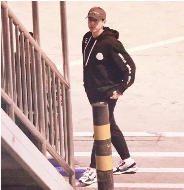 李现素颜真实照片路人拍,明星生图李现