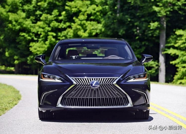 试驾雷克萨斯ES300h，有油就不会断电，出行无后顾之忧