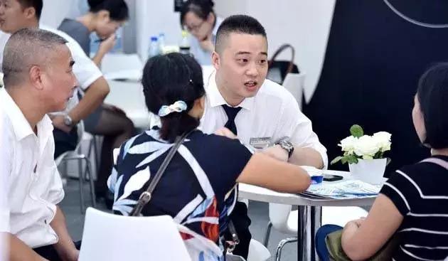 汽车销售苦逼的视频,汽车销售人的苦