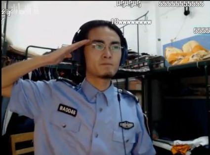 比孙笑川嘴臭、比药水哥真实，他活成了真正的抽象接班人