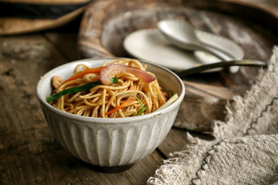 炒面的家常做法简单又好吃教程,炒面的家常做法放番茄酱