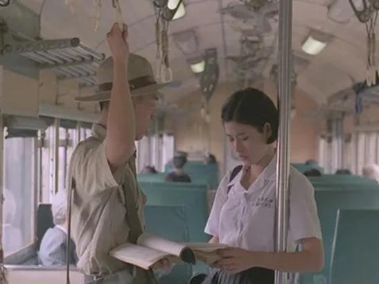 经典爱情电影《恋恋风尘》，初恋情怀总是诗，含蓄而内敛