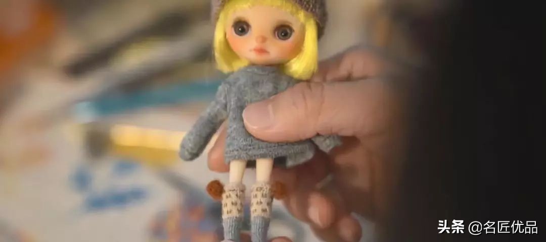 怎么用不要的衣服给玩偶做裙子,怎么给小玩偶做好看的小裙子