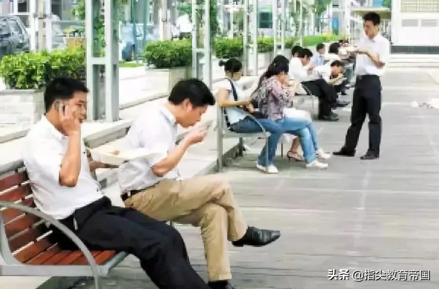 宁可守着三四千的月薪，也不愿下工地挣一万，强制中考分流也没用