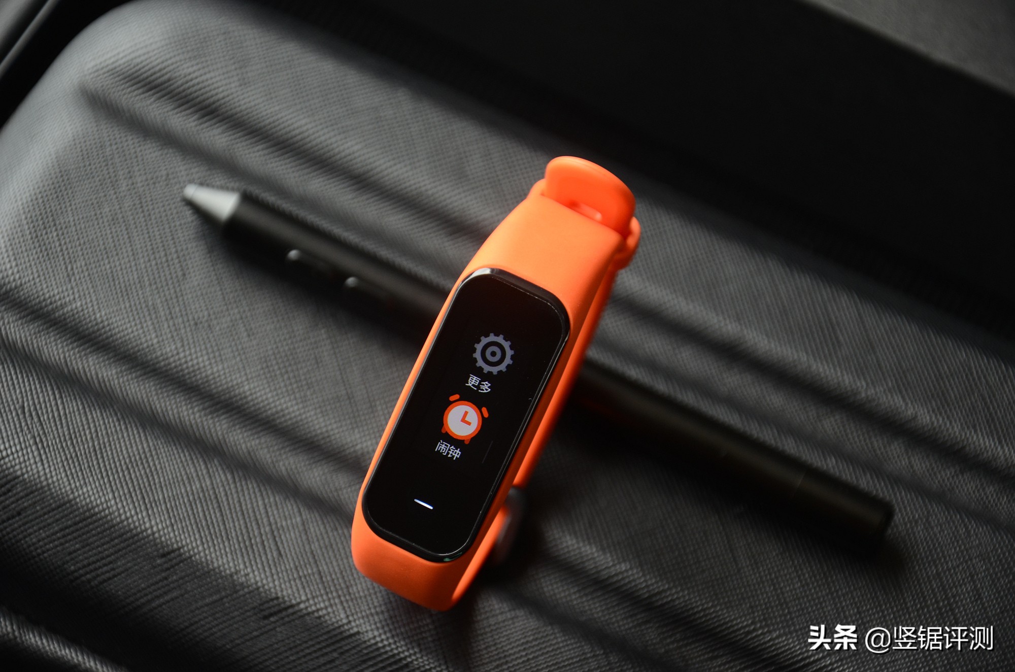 黑加手环1s和1有什么区别,黑加手环添加异形门卡